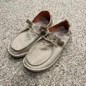 Hey Dude Canvas Slip On Sneakers Womens Sz 9 Oatmeal Beige Casual Lightweight